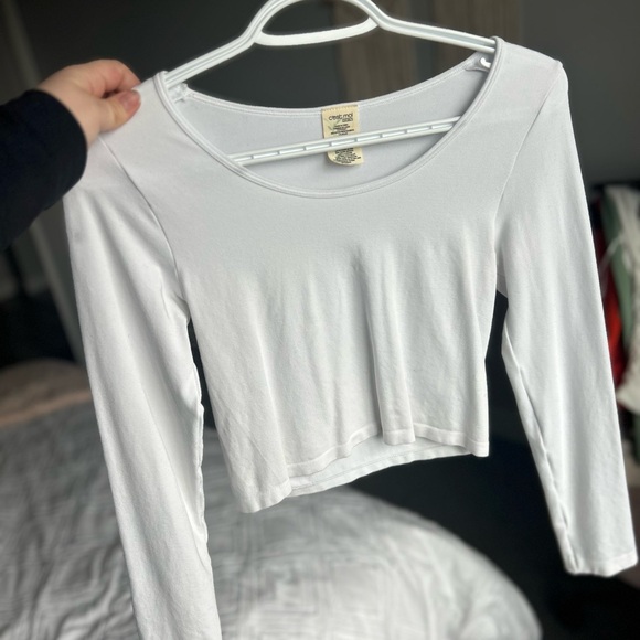 C'Est Moi Tops - Cropped Long-Sleeve Scoop Neck Top - White
